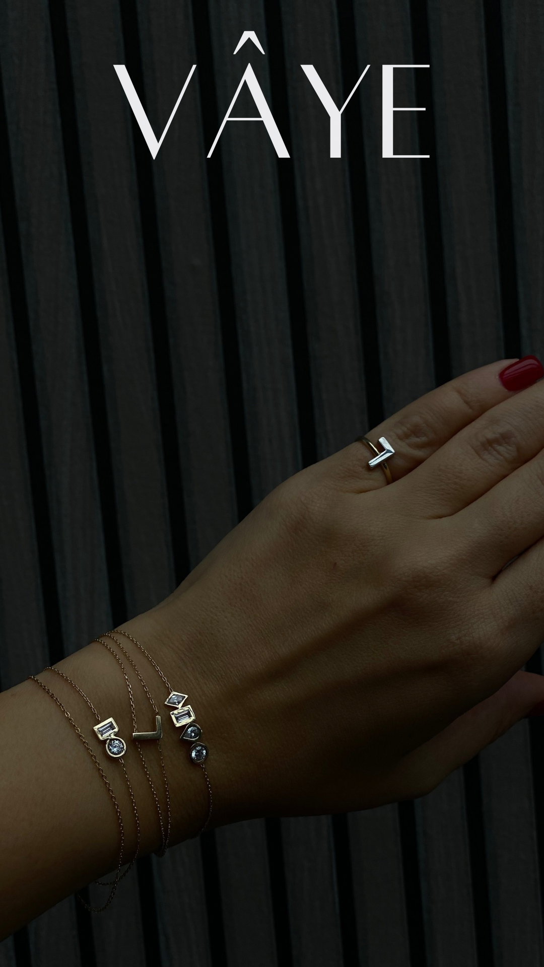 Vâye Ring Letter