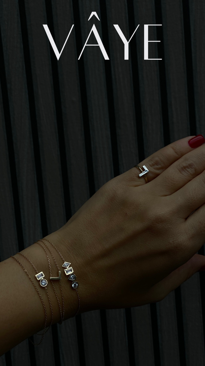 Vâye Ring Letter